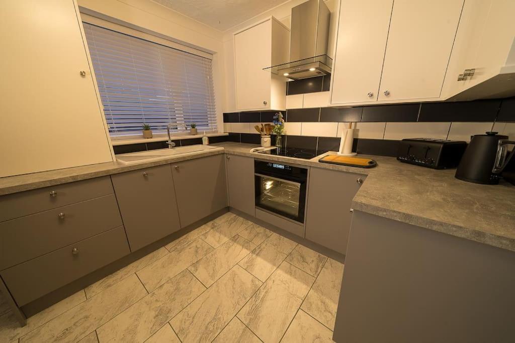 Entire Bungalow In Rawmarsh Εξωτερικό φωτογραφία
